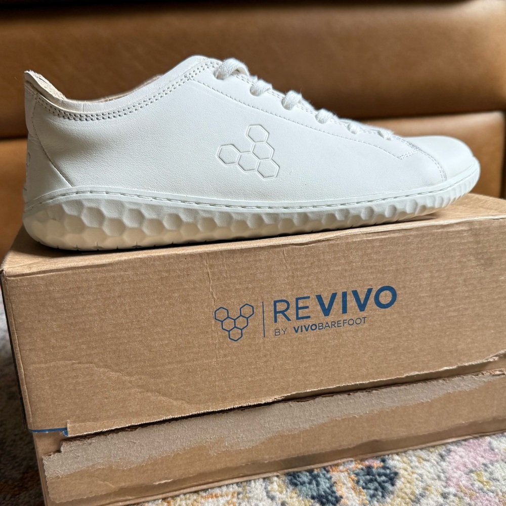 Vivo barefoot White Classic Sneakers
